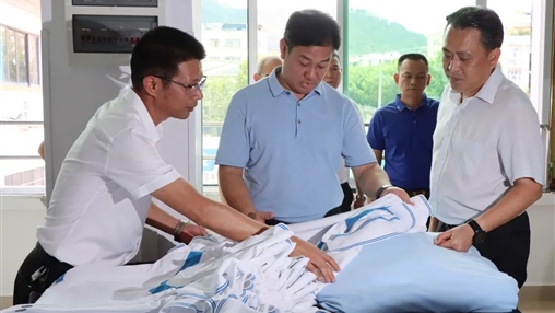 梧州市市委常委、統(tǒng)戰(zhàn)部部長何世恰蒞臨百裕集團(tuán)調(diào)研指導(dǎo)